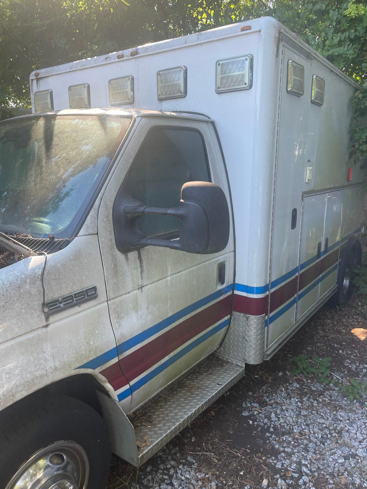2016 Horton Ford Type III Ambulance - image 2