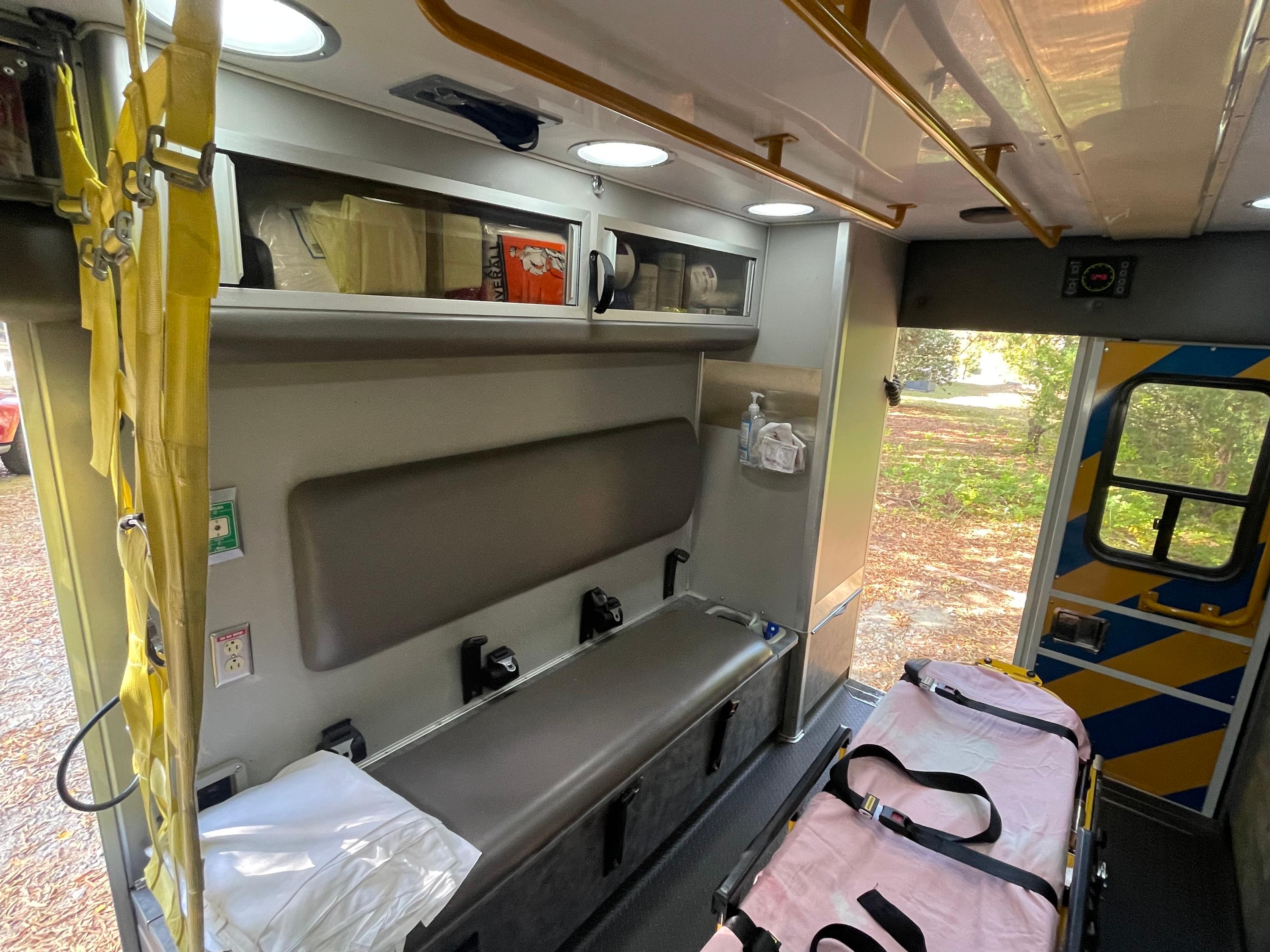 2015 AEV Ford Type III Ambulance - image 7
