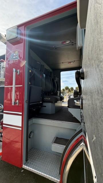 2004 Pierce Enforcer Pumper - image 16