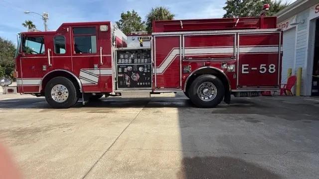 2004 Pierce Enforcer Pumper - image 2