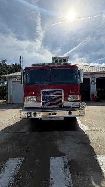 2004 Pierce Enforcer Pumper - image 3