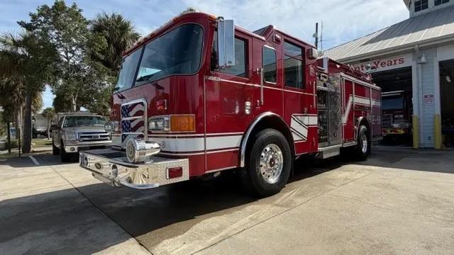 2004 Pierce Enforcer Pumper - image 1