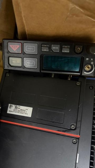 2 under seat radios with remote heads - image 1