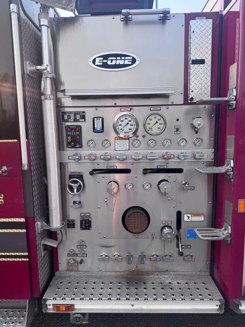 2007 E-One Pumper — photo 4