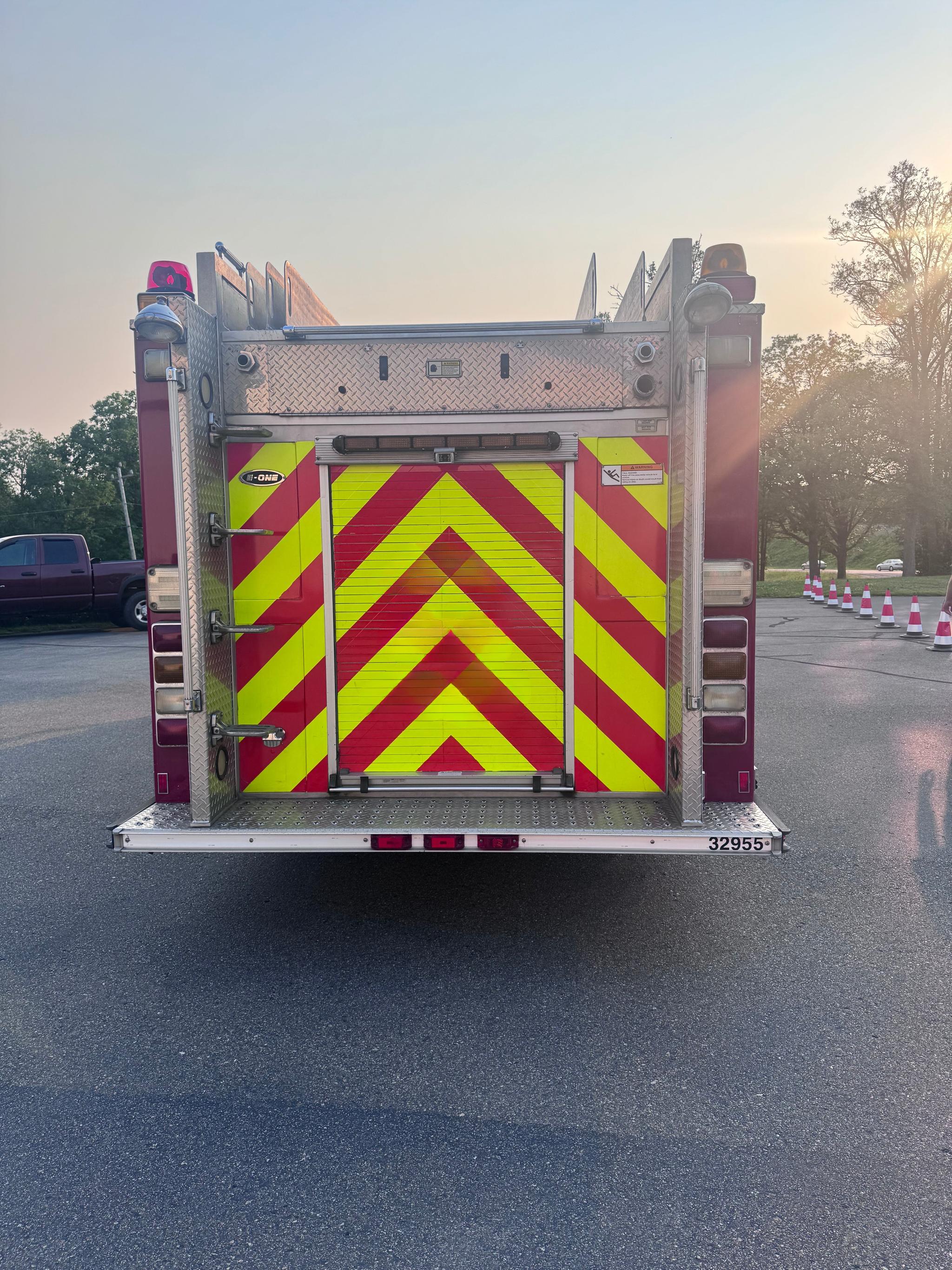 2007 E-One Pumper - image 3