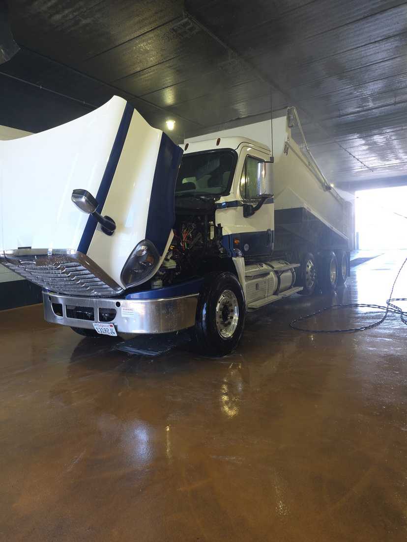 2018 Freightliner Super 10 Dump — photo 5