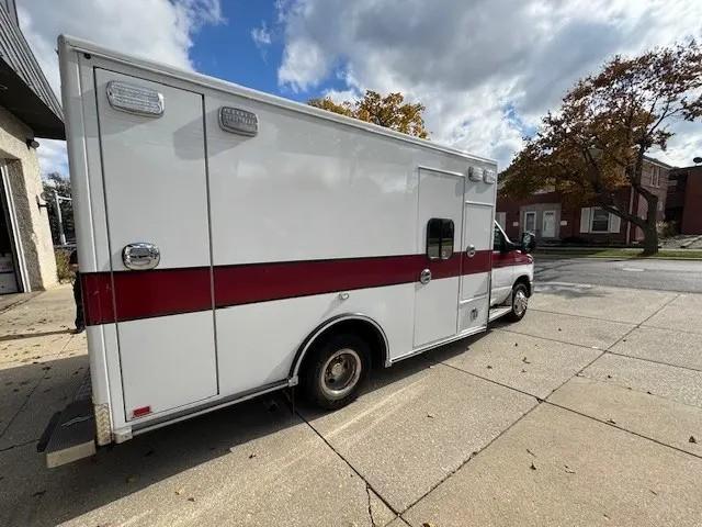 2016 Road Rescue Ford Type III Ambulance - image 4