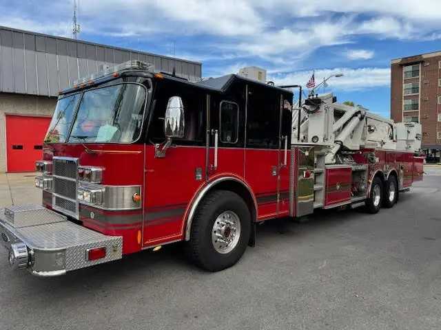 2004 Pierce Dash 95' Platform