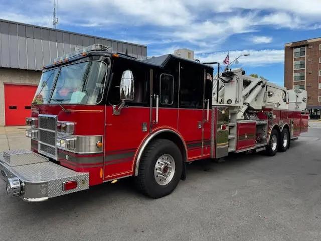 2004 Pierce Dash 95' Platform - image 1