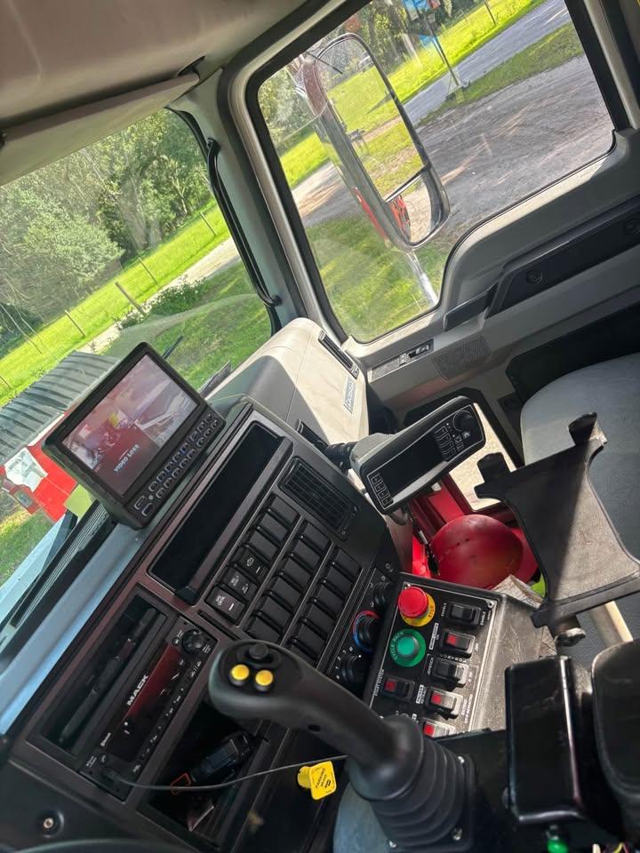 2023 Mack Pac-Tech Automated Side Loader - image 6