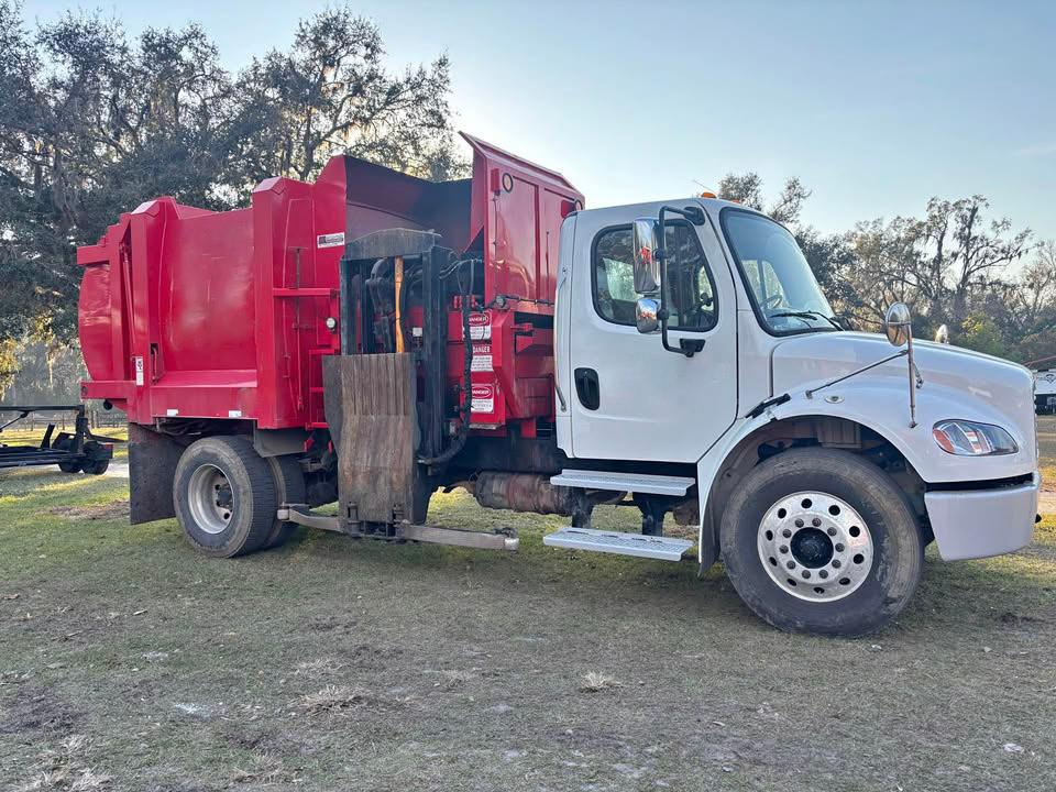 2022 Freightliner Automated Side Loader - image 2