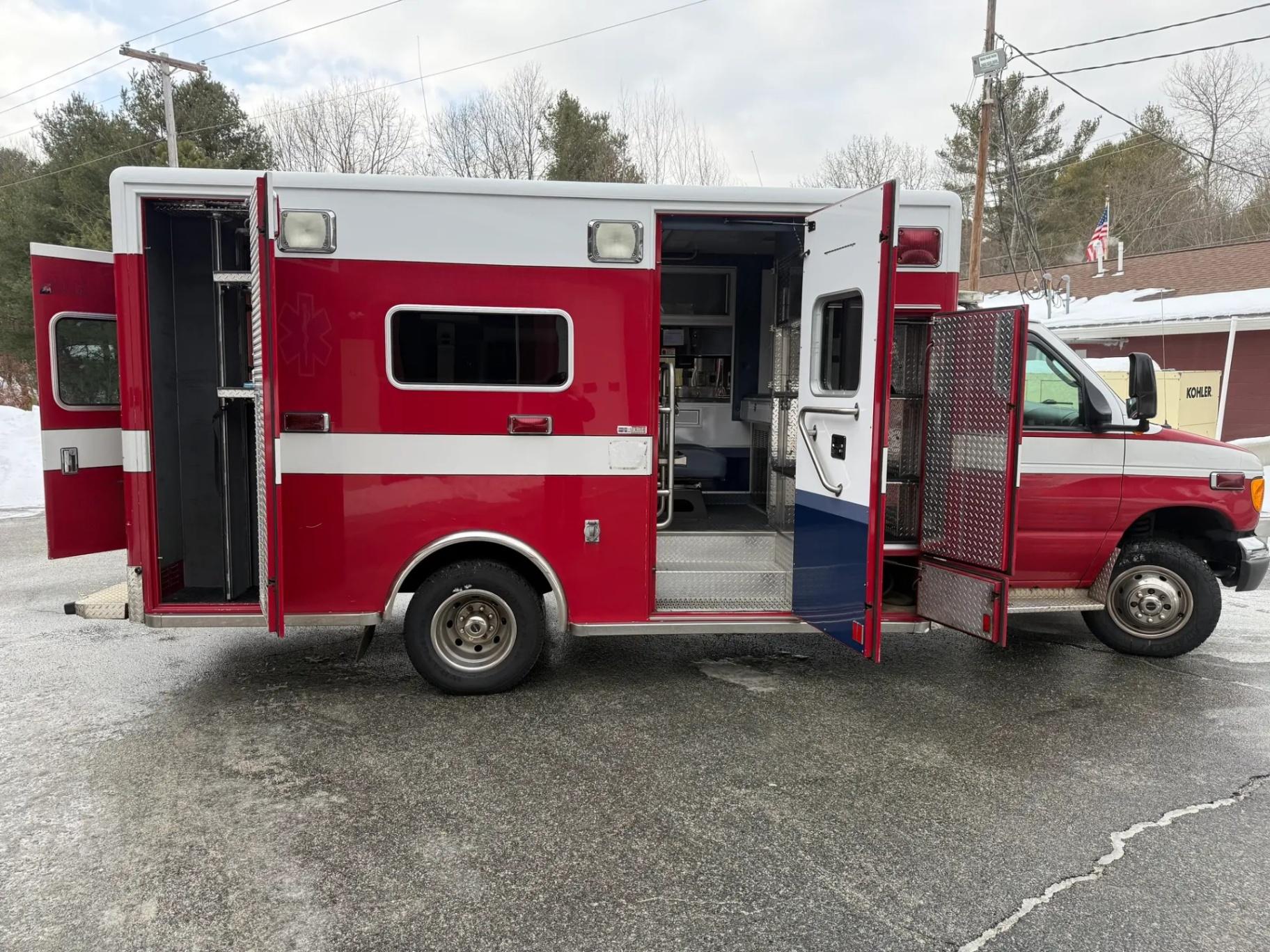2006 Horton Ford Type III Ambulance - image 10