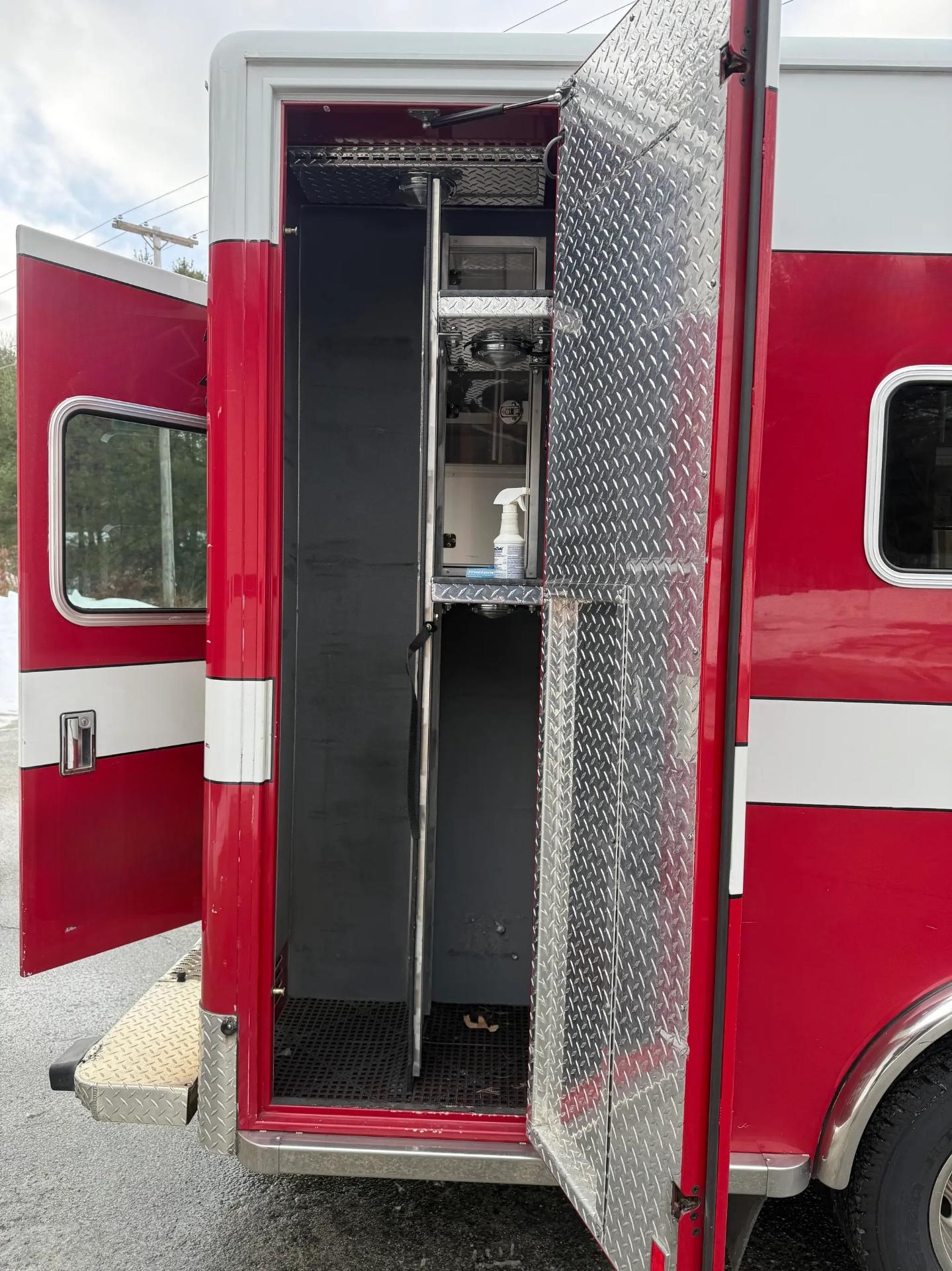 2006 Horton Ford Type III Ambulance - image 15