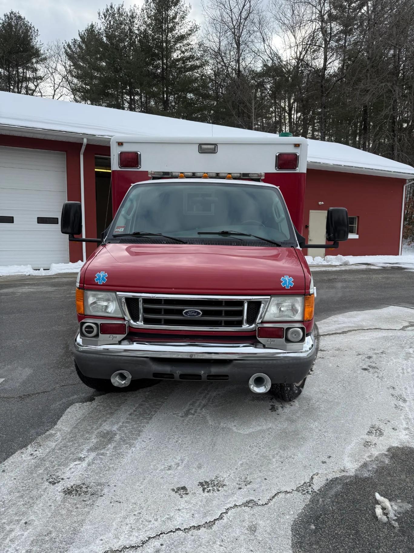 2006 Horton Ford Type III Ambulance - image 4