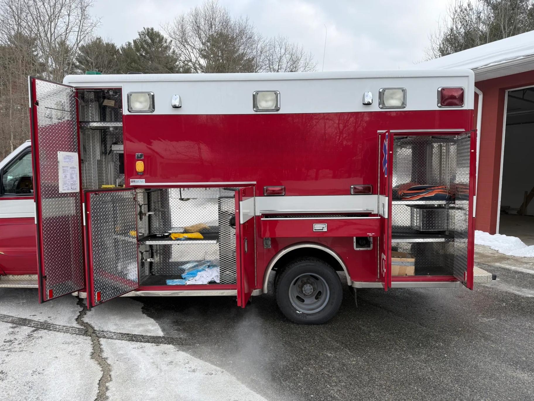 2006 Horton Ford Type III Ambulance - image 9