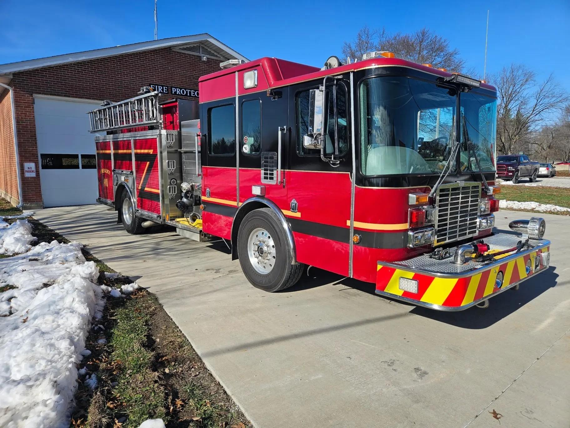 2005 HME Silverfox Pumper - image 1