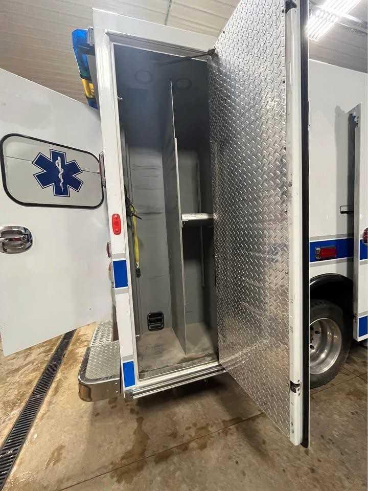 2008 Braun GMC C4500 Type I - image 7