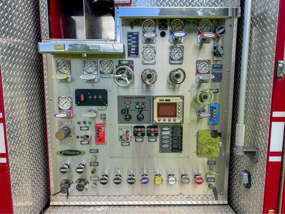2005 Pierce Dash Rescue Pumper - image 12