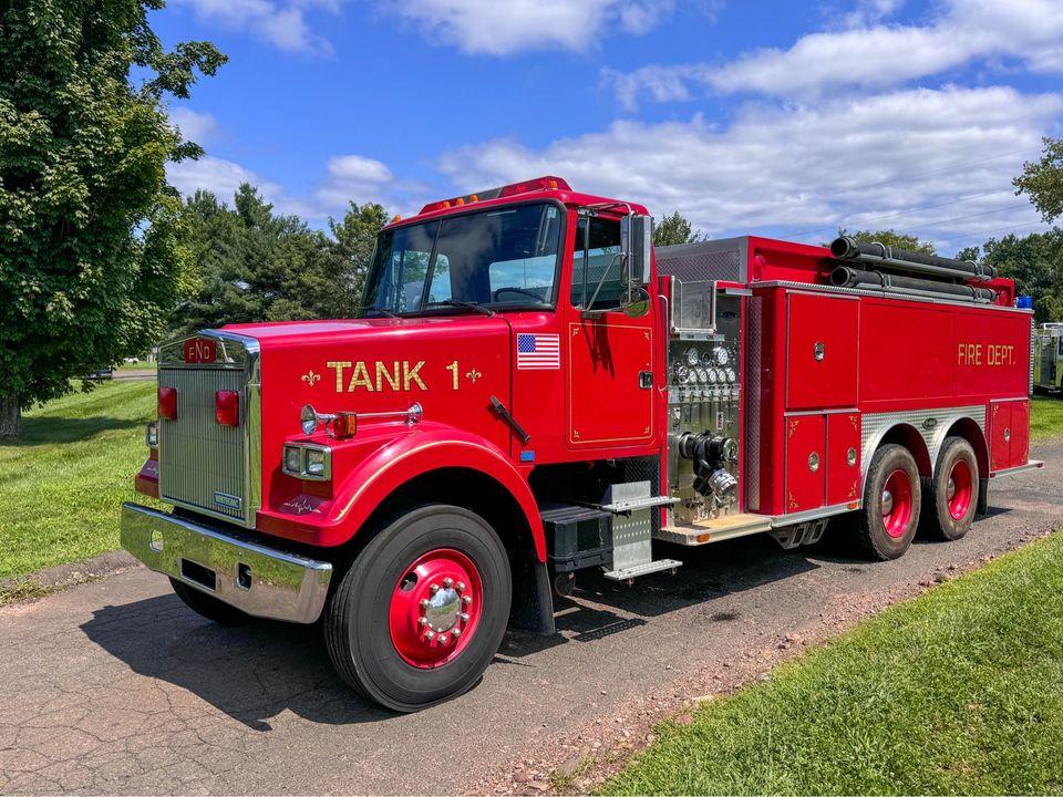 1989 GMC 2500 Gallon Tanker - image 1