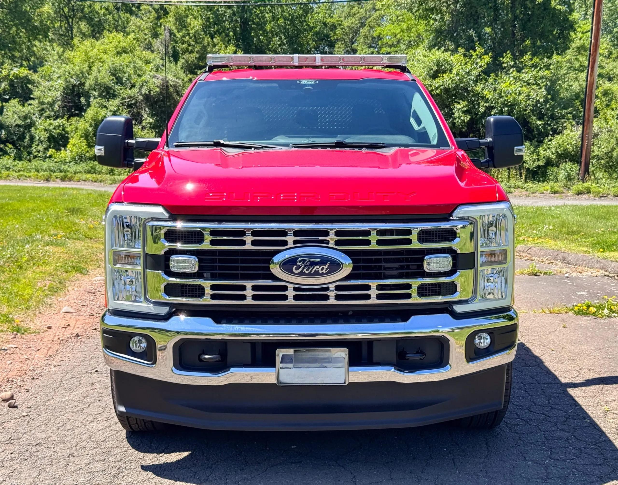 2025 Ford F-350 4x4 Command Unit - image 4