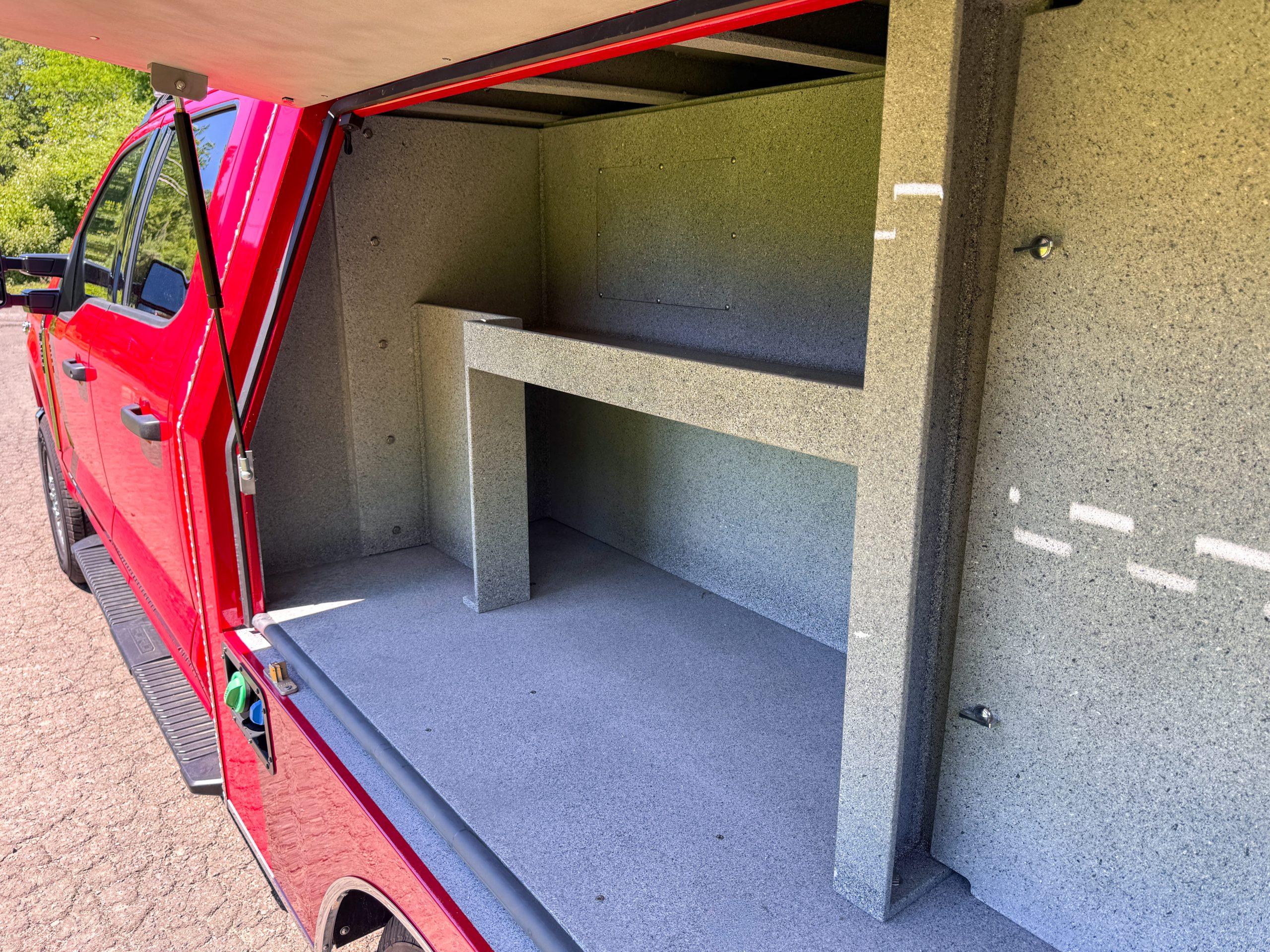 2025 Ford F-350 4x4 Command Unit - image 16