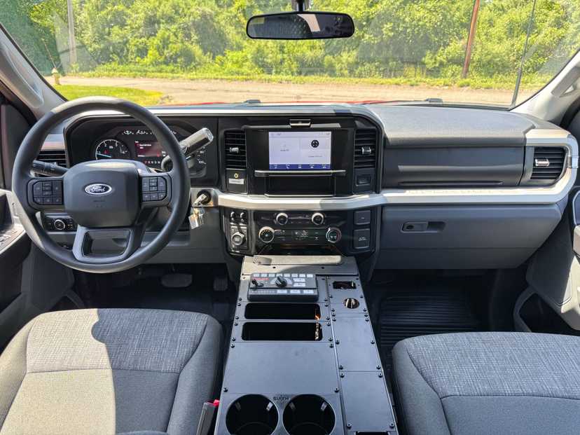 2025 Ford F-350 4x4 Command Unit — photo 8