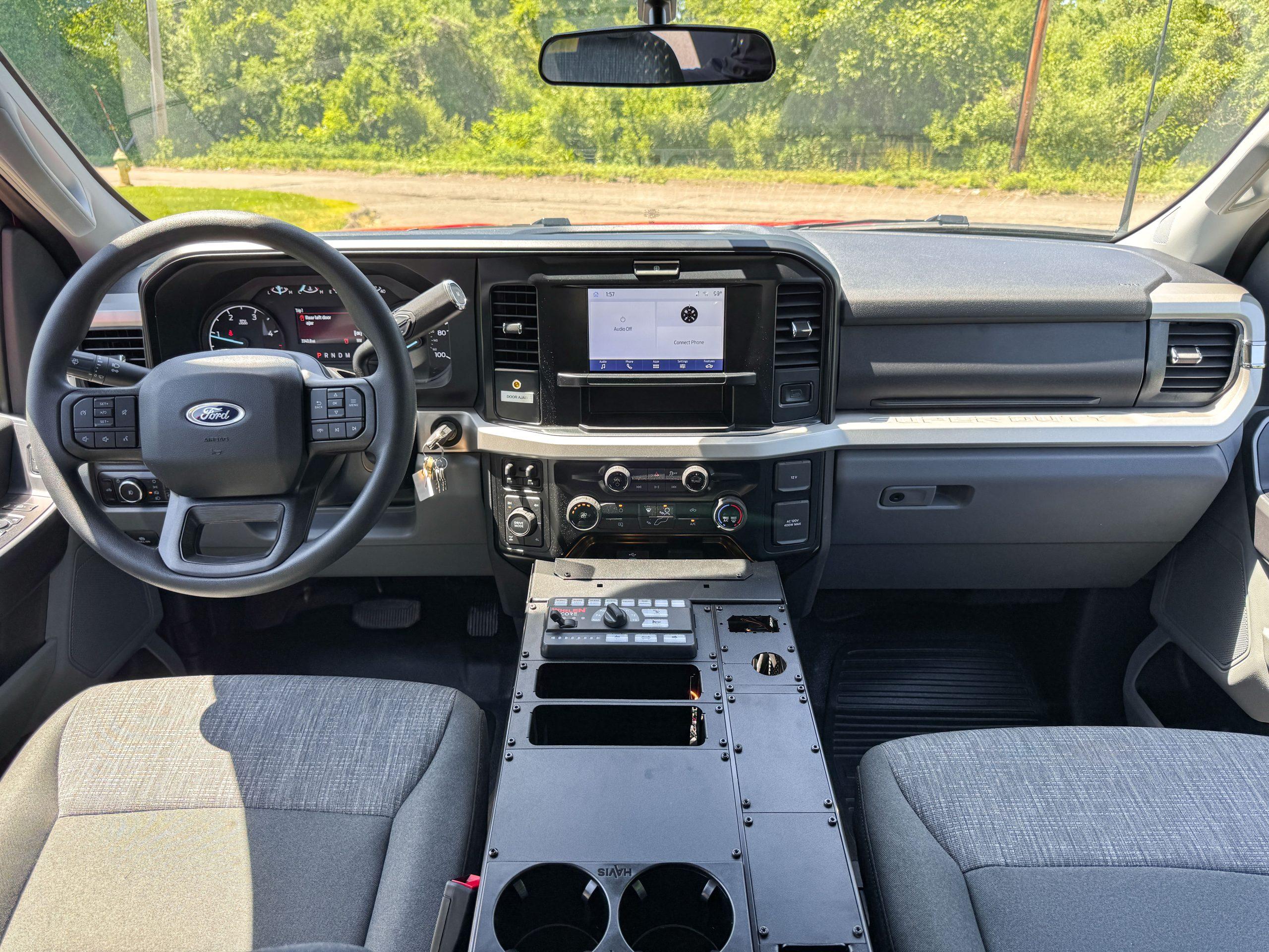 2025 Ford F-350 4x4 Command Unit - image 8