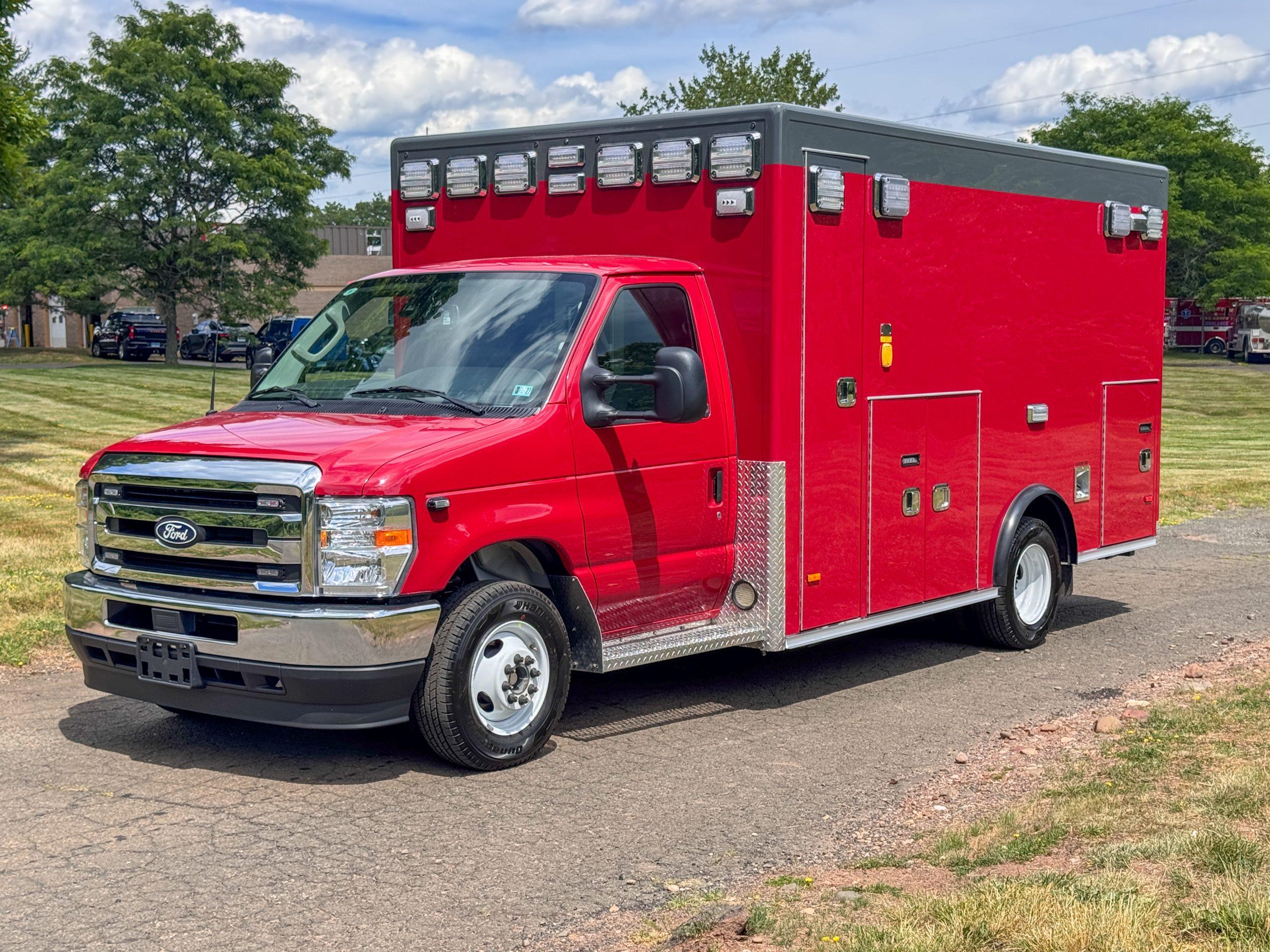 2026 PL-Custom Ford Type III Ambulance - image 1