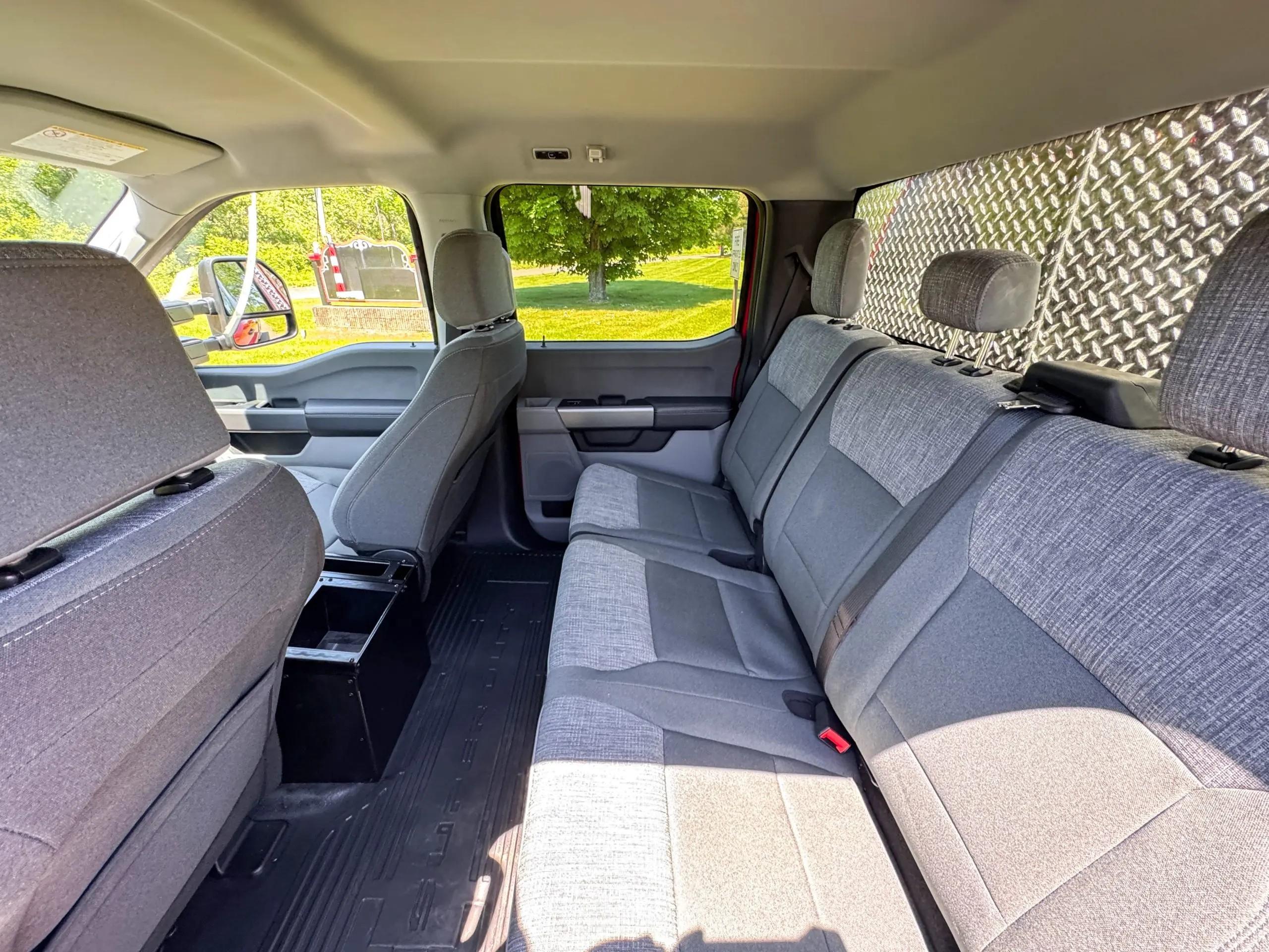 2025 Ford F-350 4x4 Command Unit - image 10