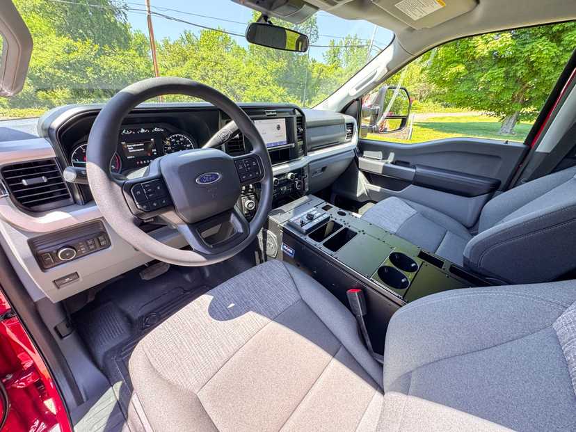 2025 Ford F-350 4x4 Command Unit — photo 7