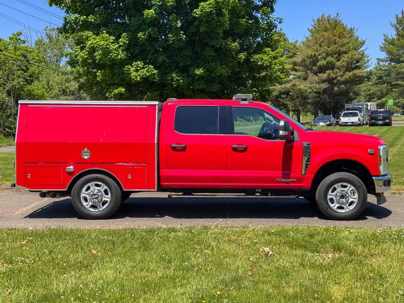 2025 Ford F-350 4x4 Command Unit — photo 3