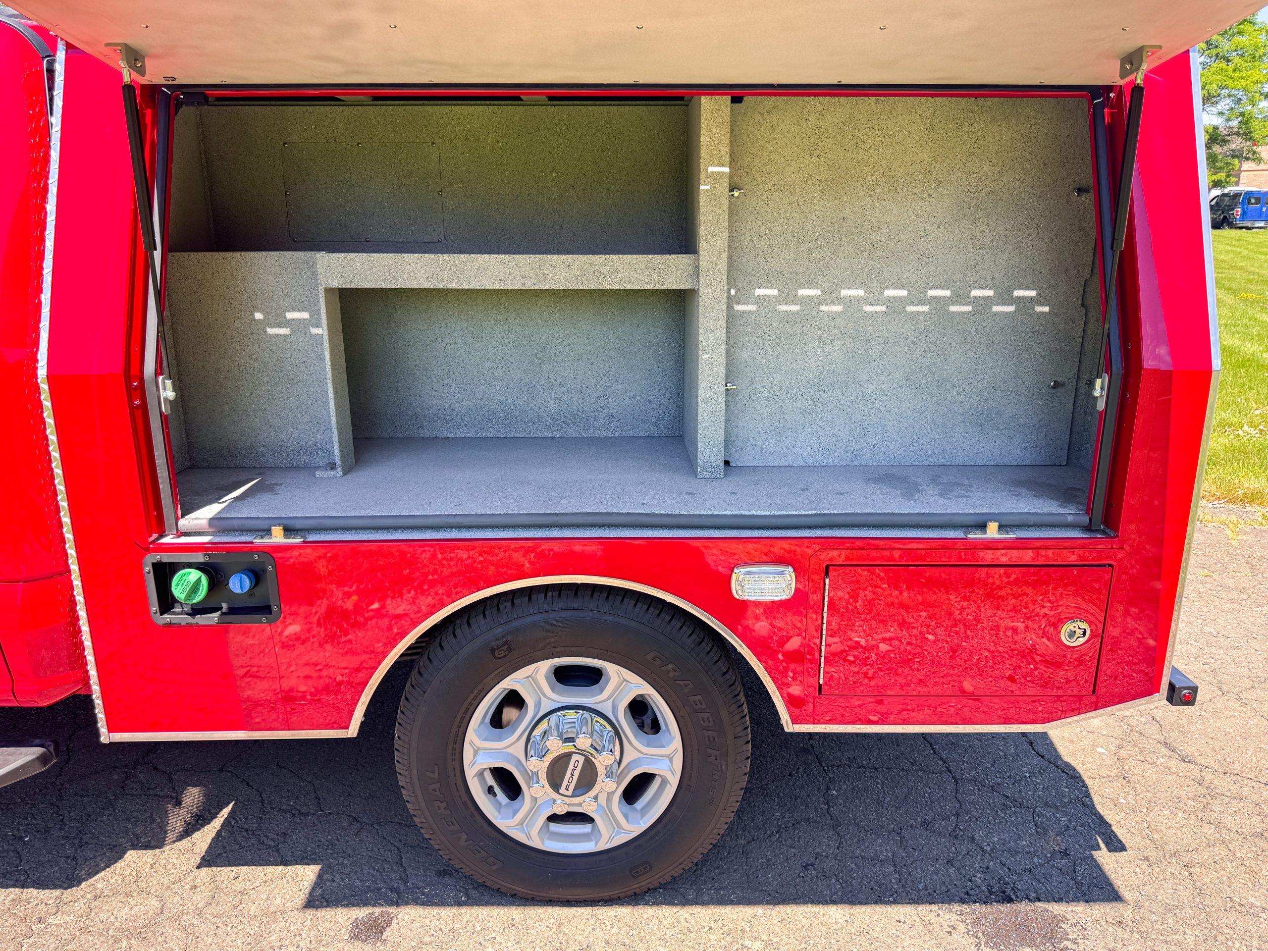 2025 Ford F-350 4x4 Command Unit - image 15