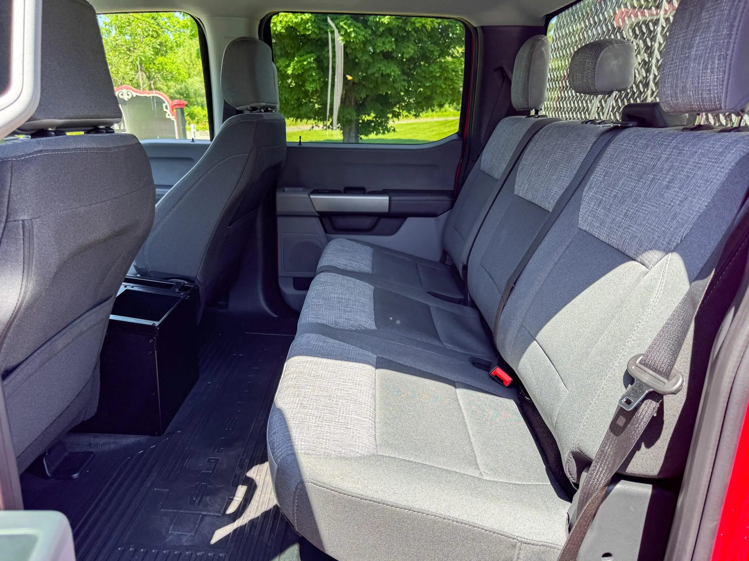 2025 Ford F-350 4x4 Command Unit - image 9