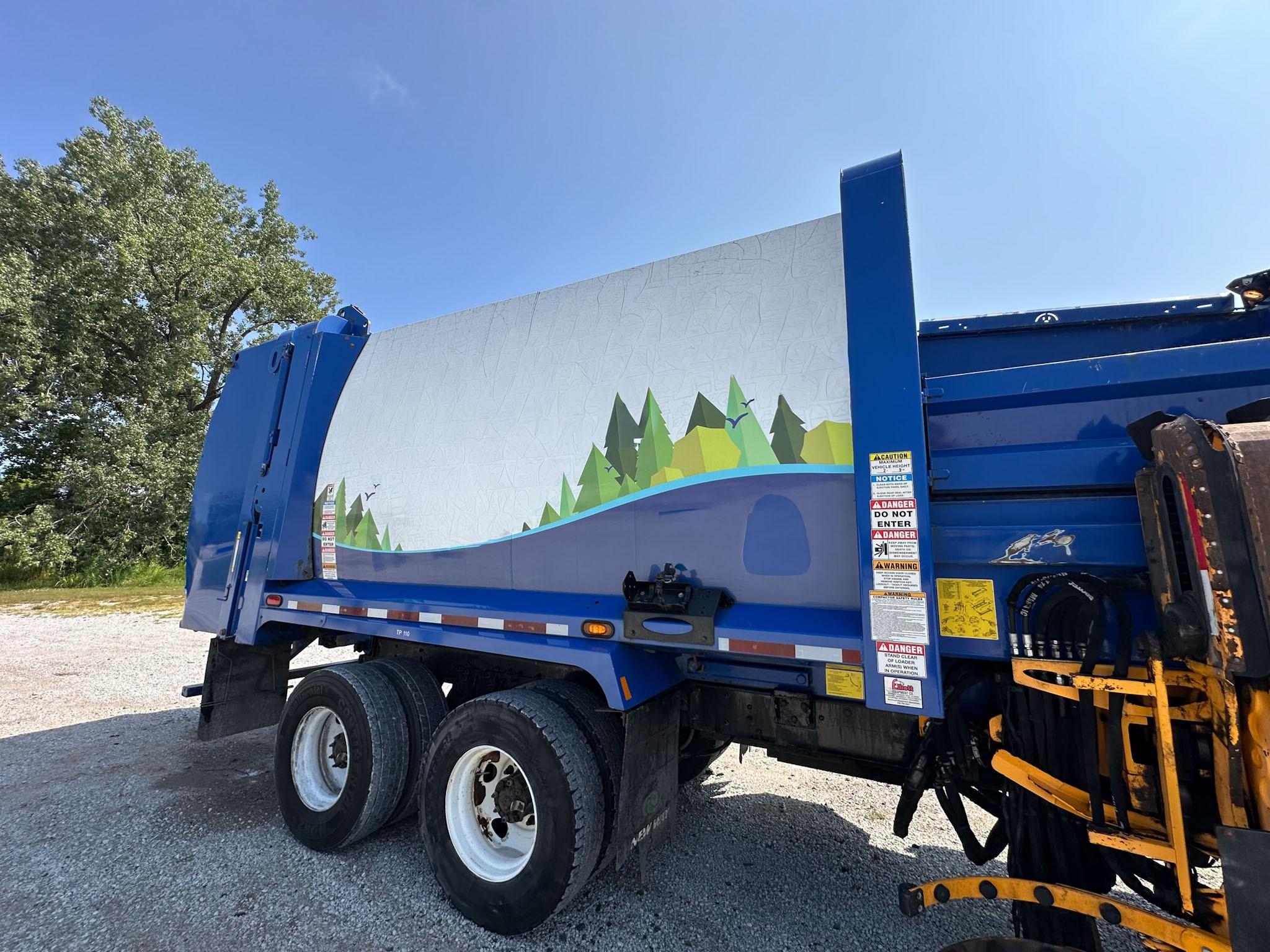 2017 Mack New Way Automated Side Loader - image 4