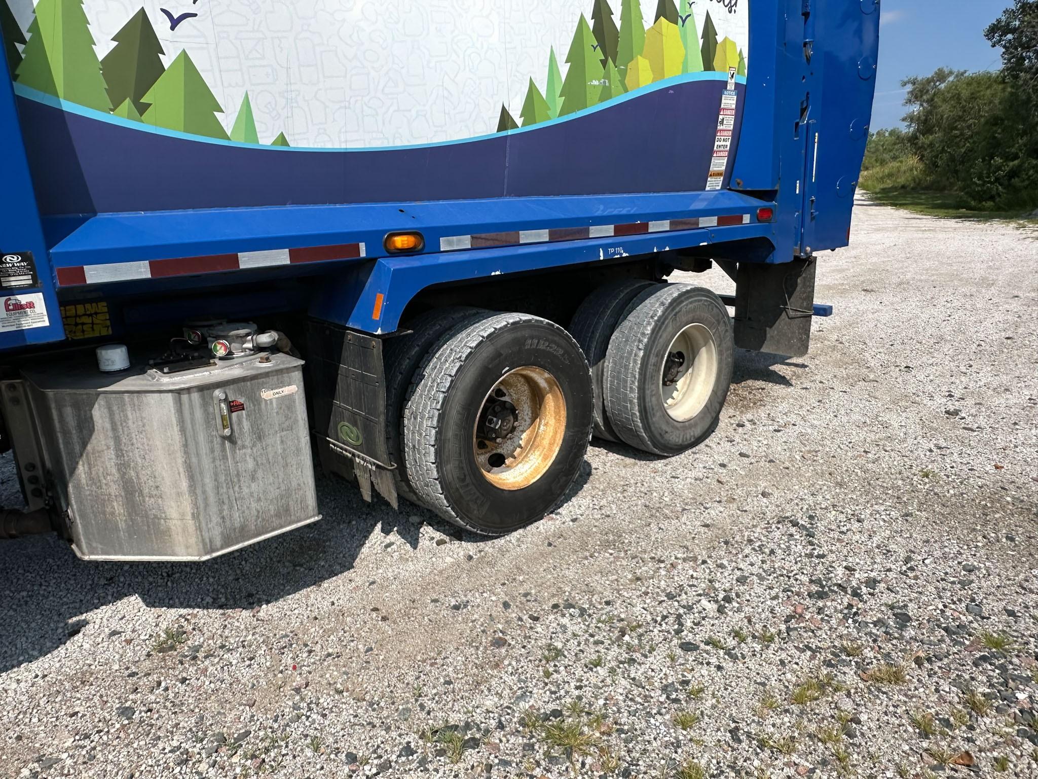 2017 Mack New Way Automated Side Loader - image 9