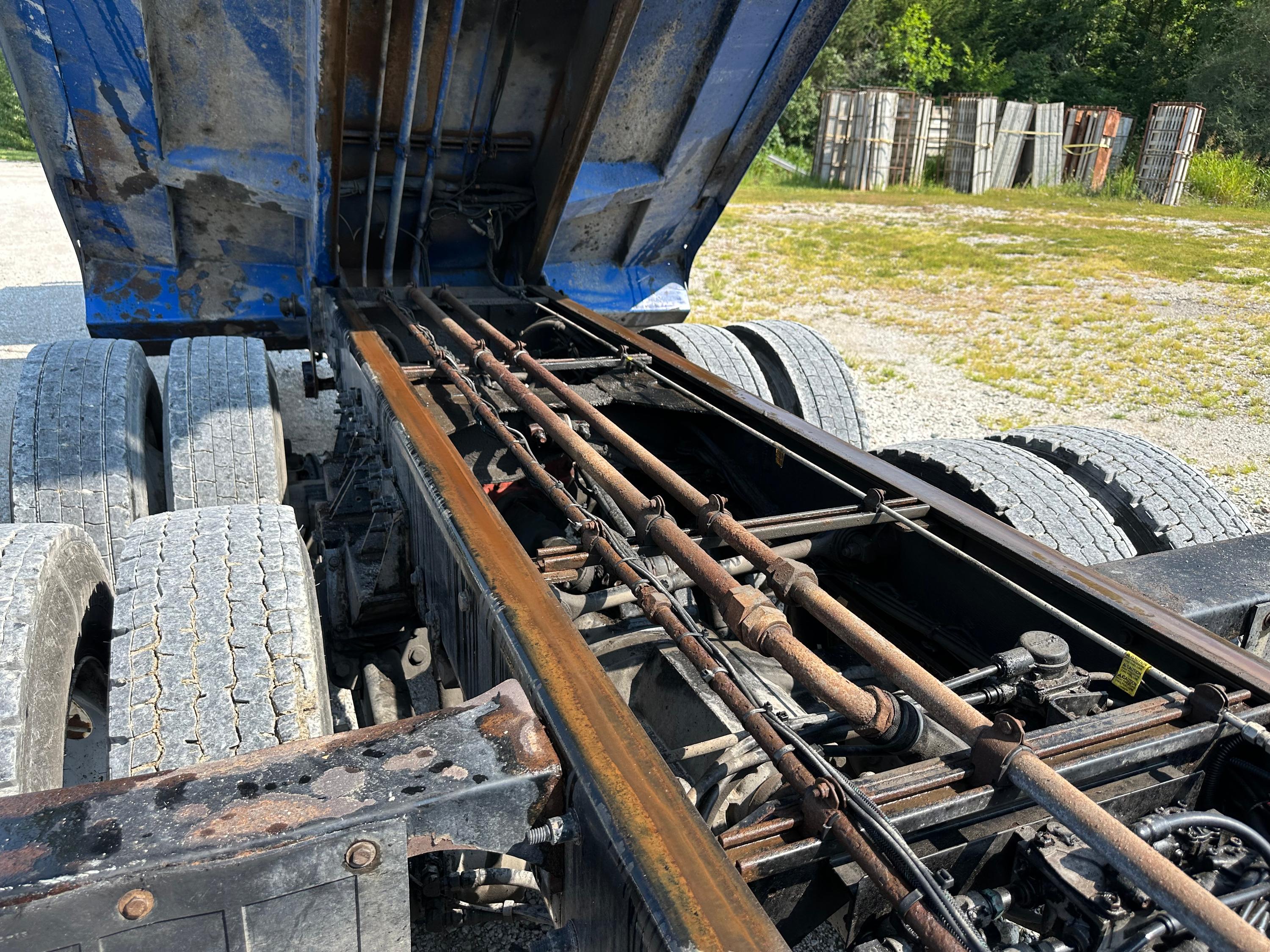 2017 Mack New Way Automated Side Loader - image 20