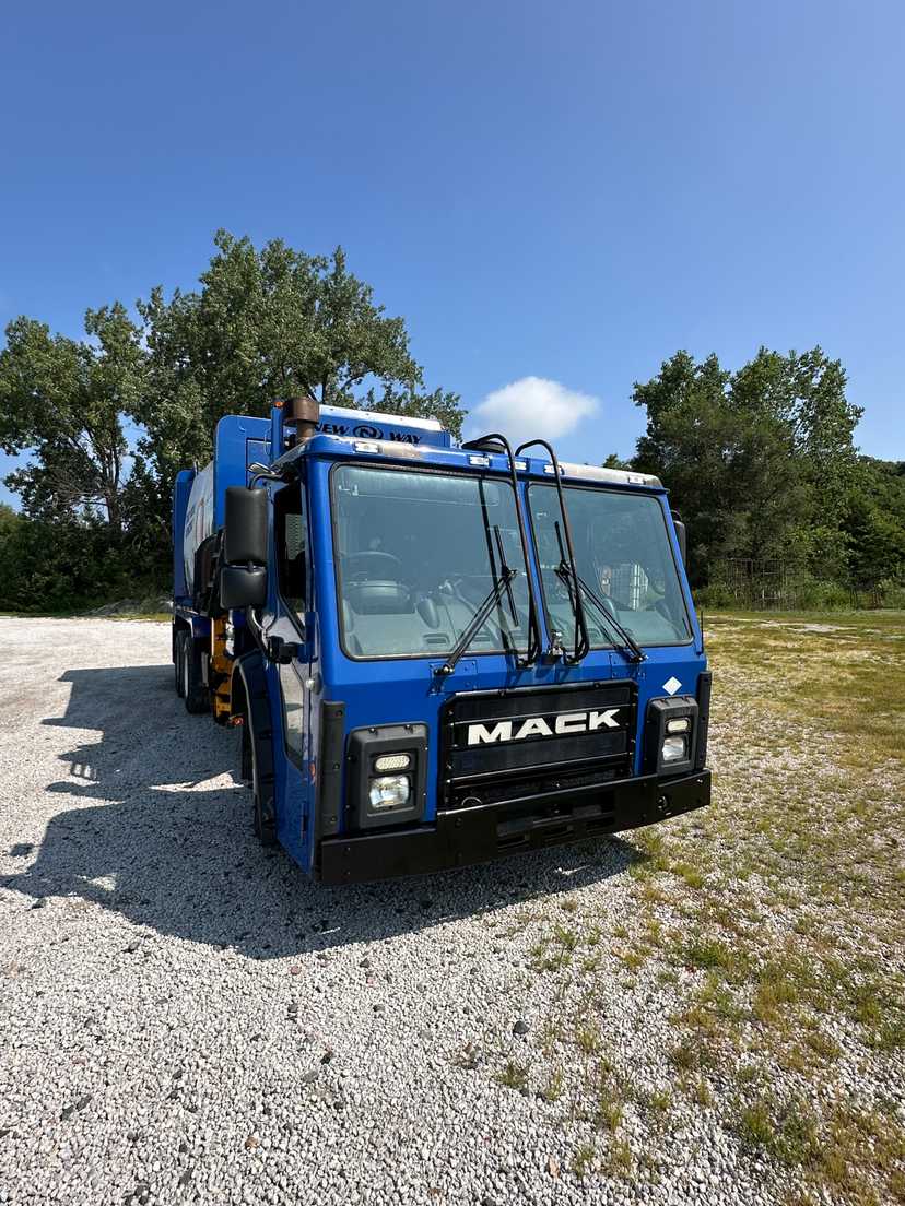 2017 Mack New Way Automated Side Loader