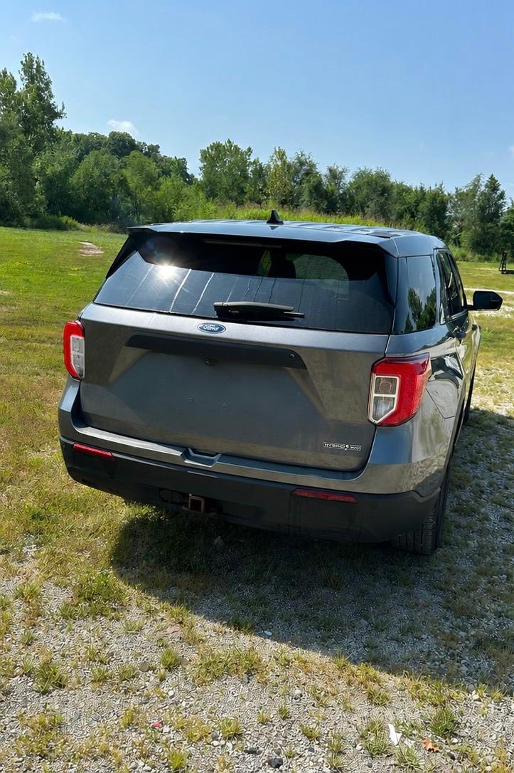 Clean Low Mile 2023 Ford Explorer Police Interceptor Utility - image 6