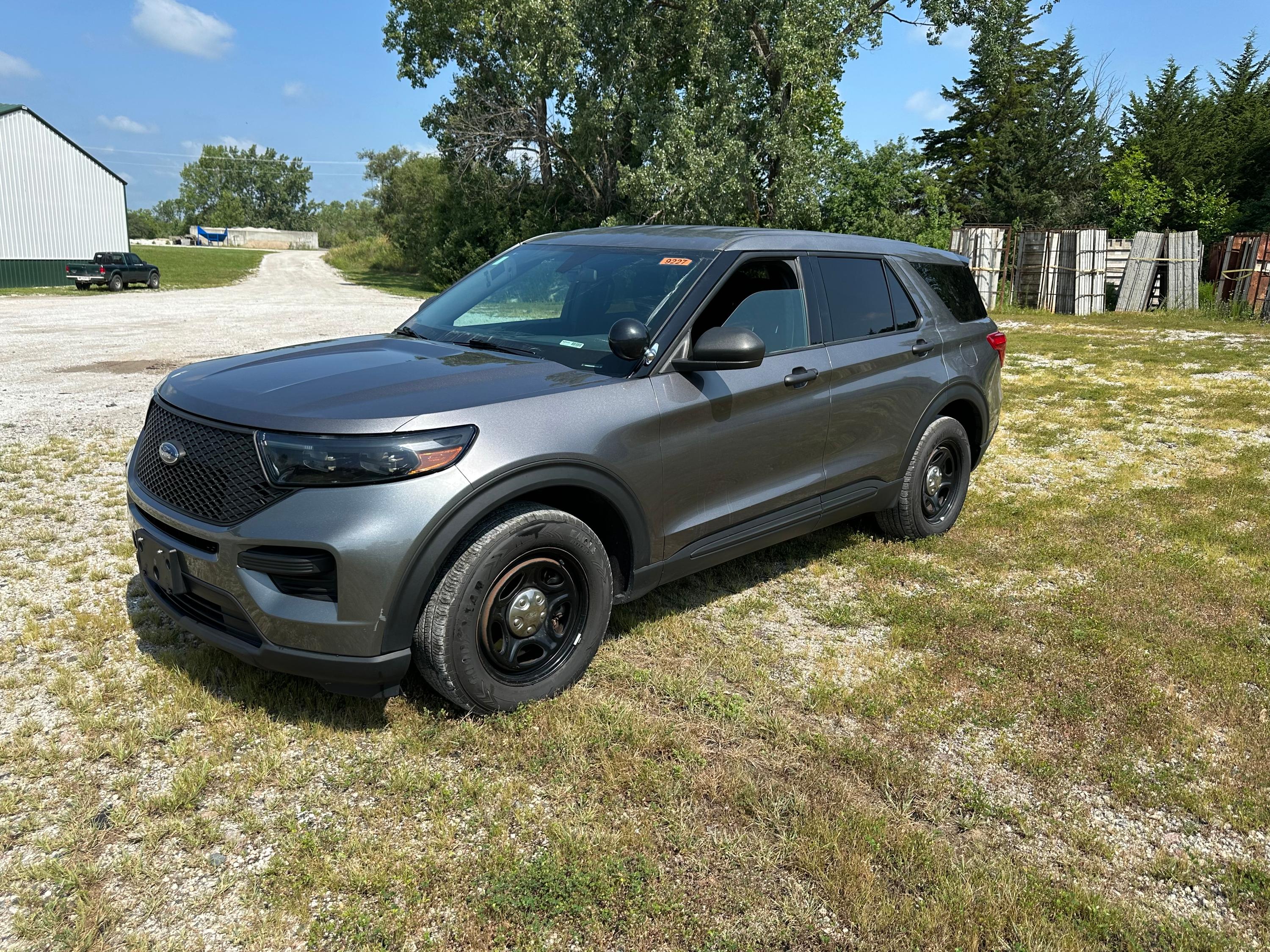 Clean Low Mile 2023 Ford Explorer Police Interceptor Utility - image 5