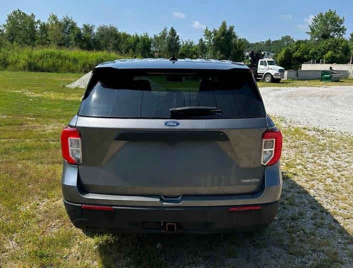 Clean Low Mile 2023 Ford Explorer Police Interceptor Utility - image 7