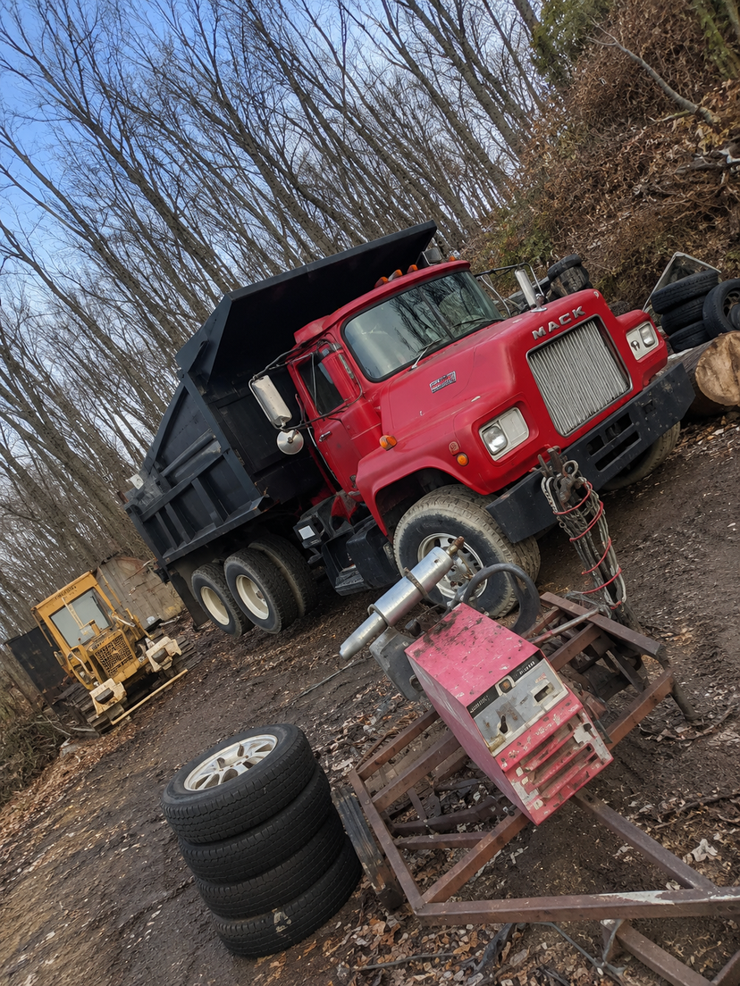 1968 Mack Dump Truck — photo 3