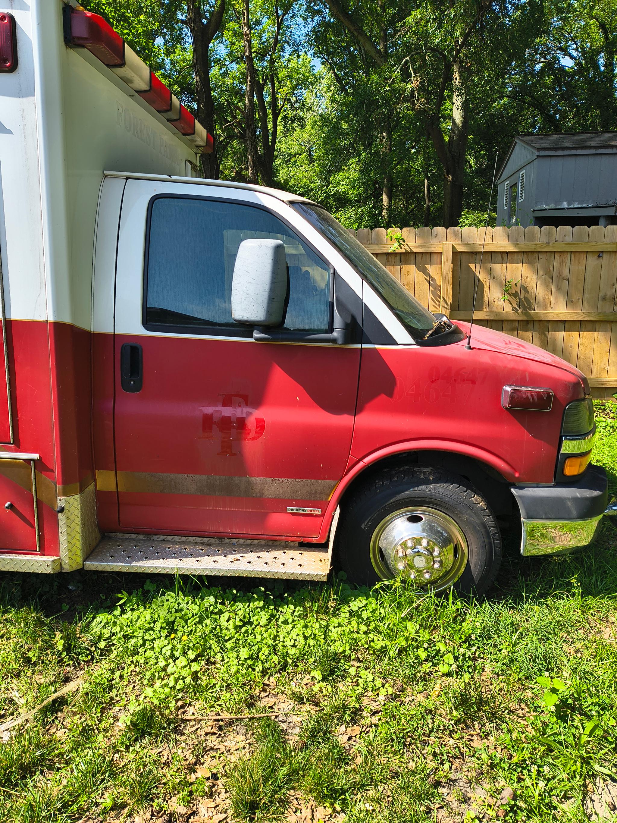 2006 Chevrolet 4x4 Type III Ambulance - image 2