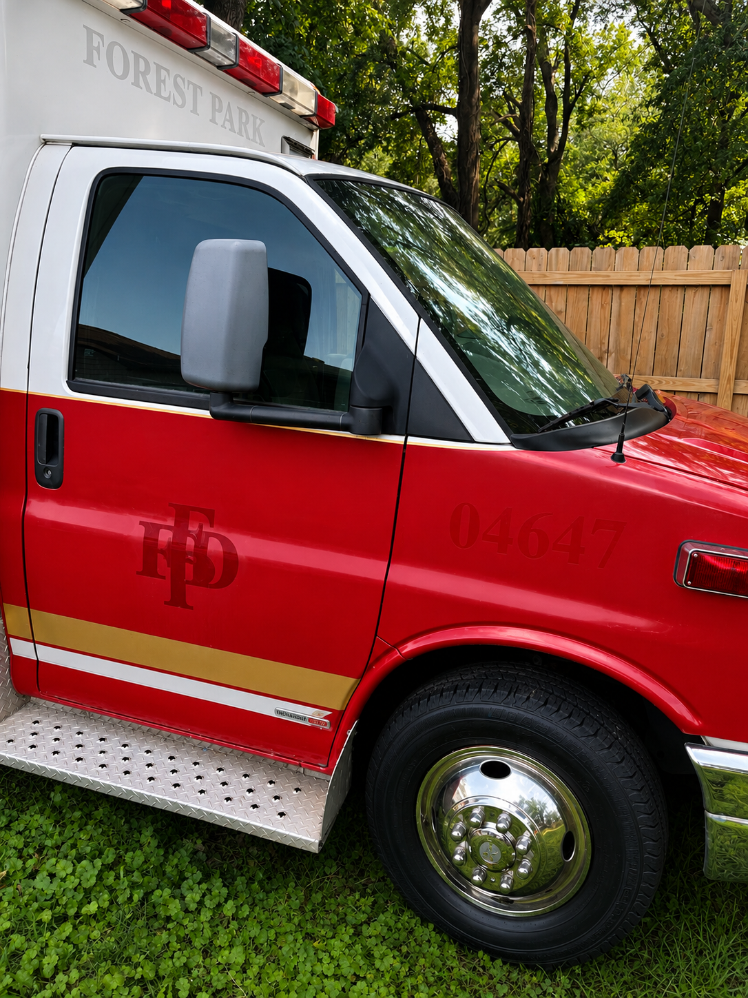 2006 Chevrolet 4x4 Type III Ambulance - image 4