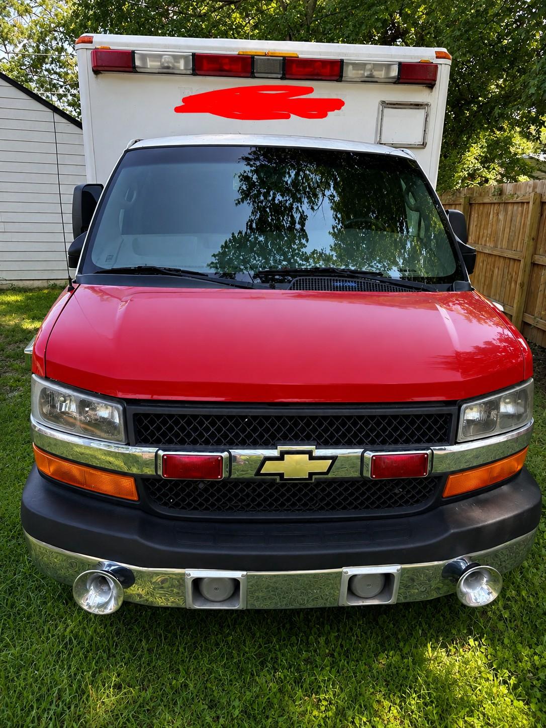 2006 Chevrolet 4x4 Type III Ambulance - image 2
