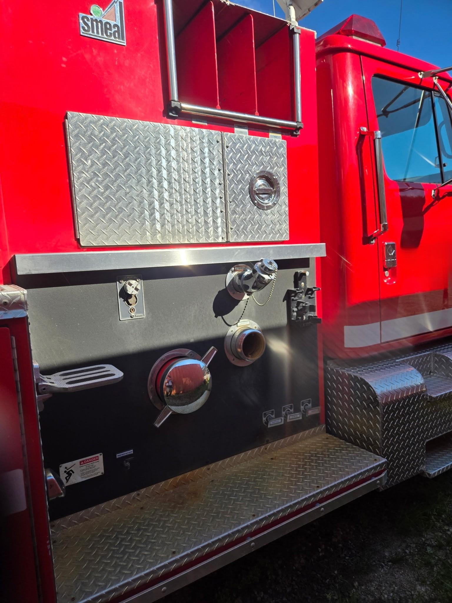 1998 International Pumper - image 16