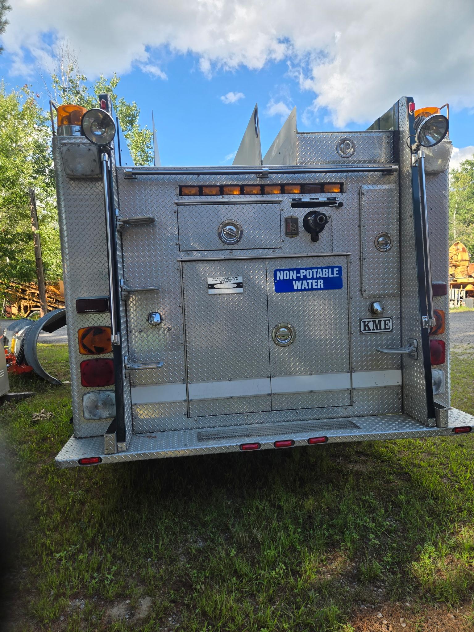 1998 International Pumper - image 3