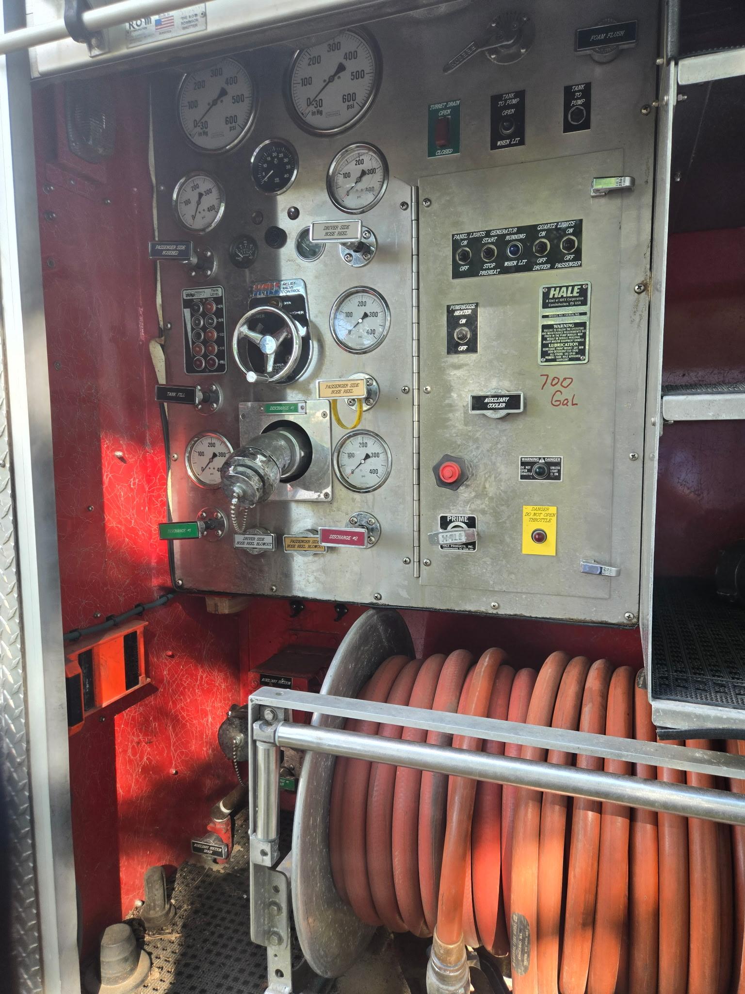 1998 International Pumper - image 9