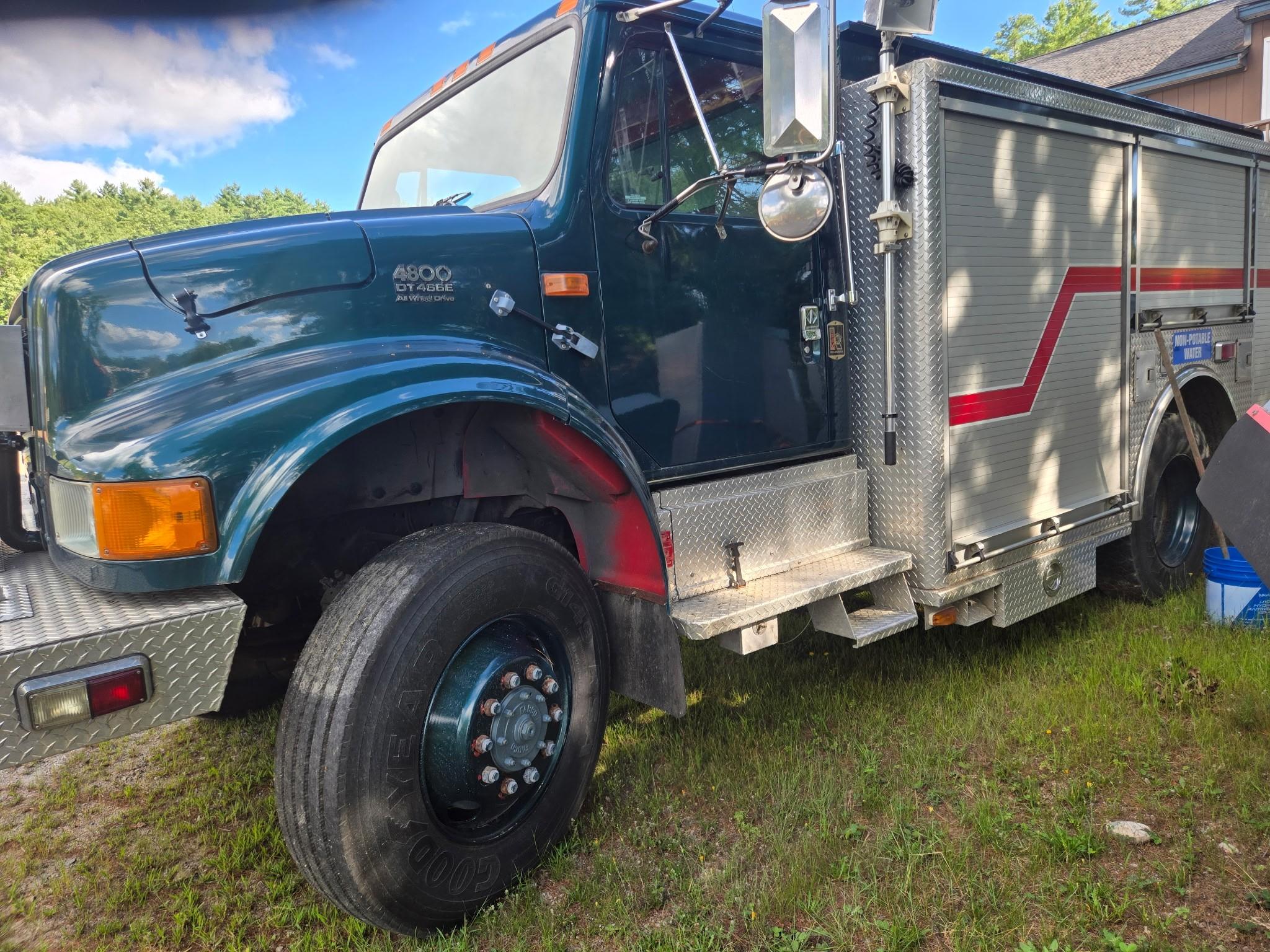 1996 International 4x4 Wildland Unit - image 3