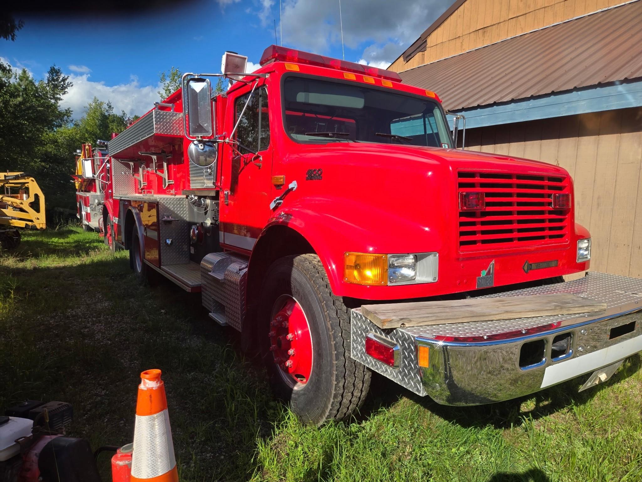 1998 International Pumper - image 2