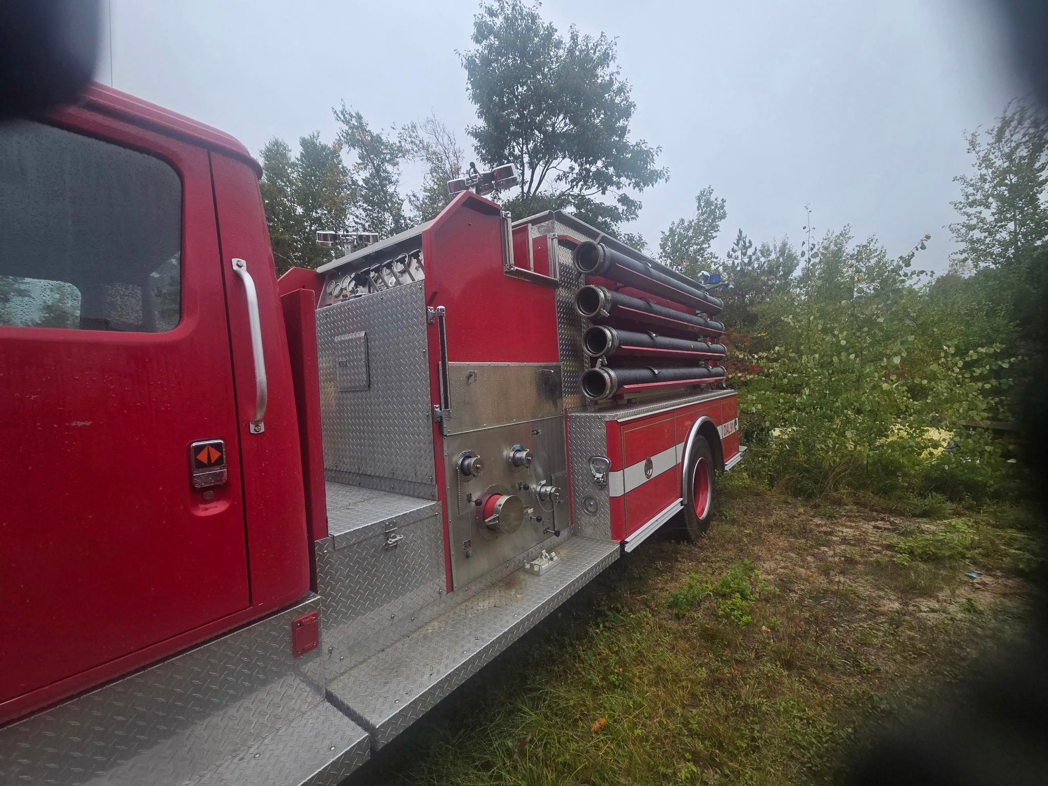 1991 International Pumper - image 3